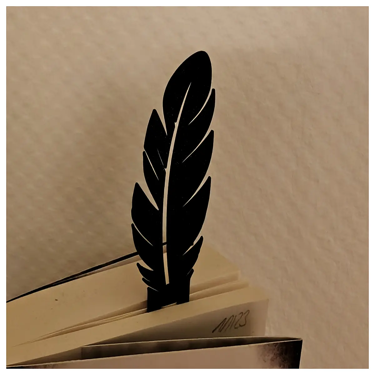 aesthetic feather bookmark for reading vintage metal page marker literary book lovers cute stationery accessory