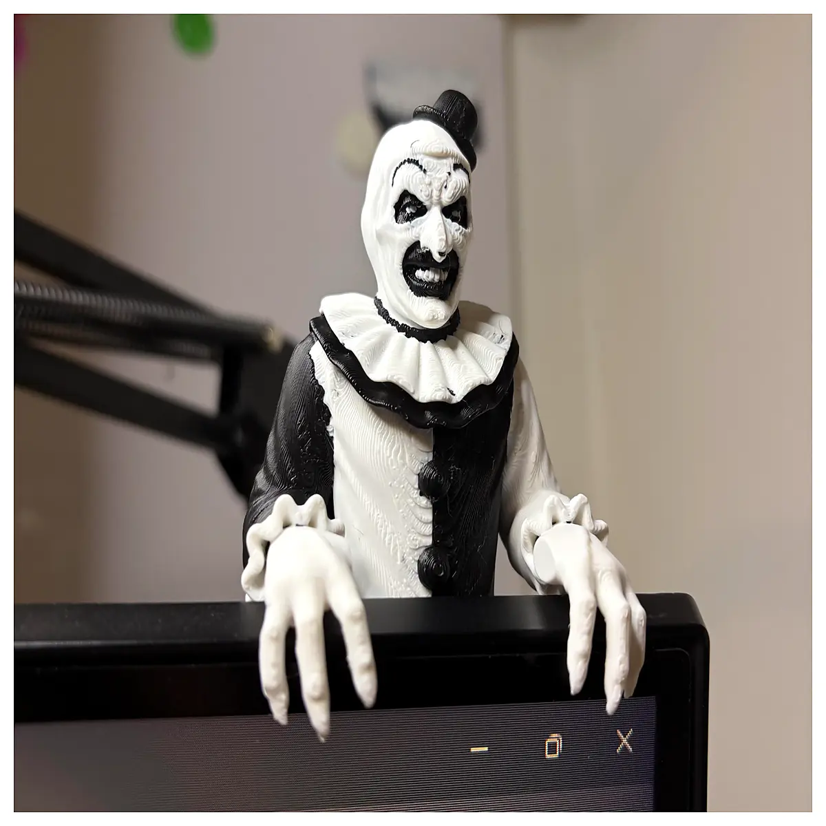 desk top decor funny office monitor cute aesthetic room decoration funny gamers