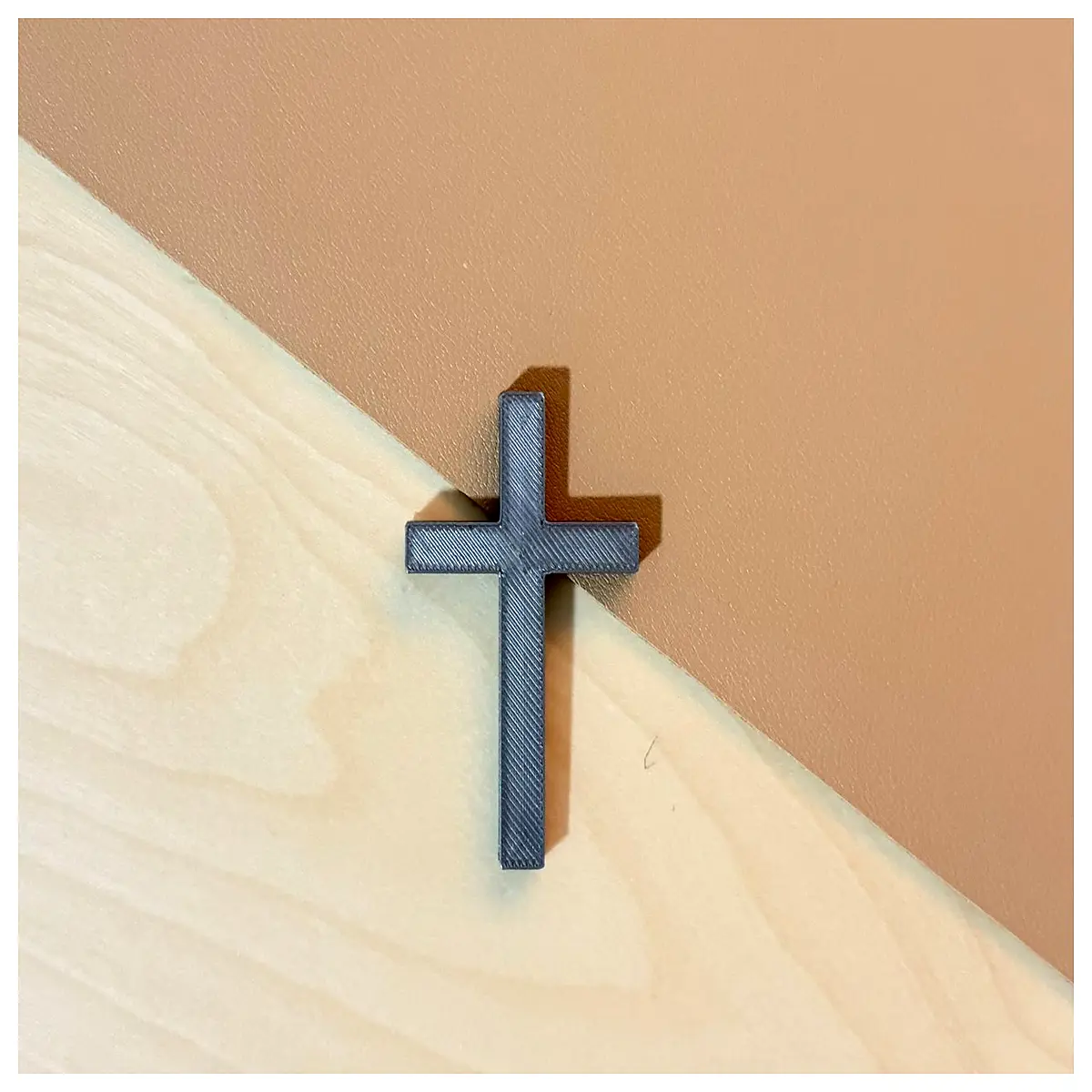 minimalist cross necklace silver gold simple geometric pendant for men women everyday wear fashion jewelry gift