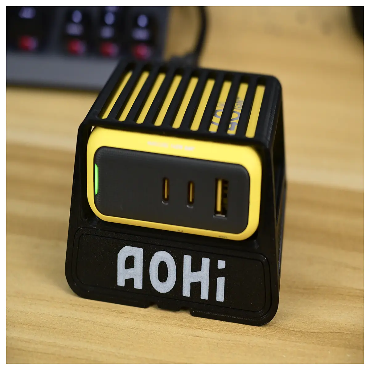 aohi 140w desktop charging station multi port usb c fast charger for laptop phone tablet power bank home office travel gadget organizer