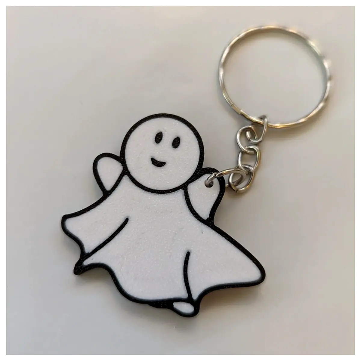 cute ghost keychain for bags spooky halloween accessory horror movie fan gift rubber ghost keyring goth aesthetic charm spooky decor item