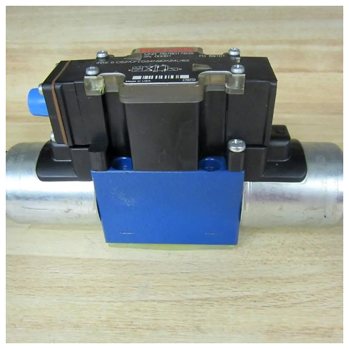 Rexroth Bosch R978017835 Valve 4WE 6 C62 OFEG24N9DK24L 62